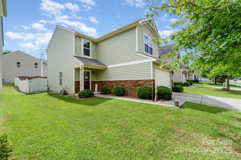 Property image 2 at 906 Rook Road, Charlotte, NC 28216