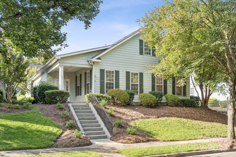 The Cottages, Pineville Community