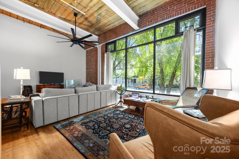 Property image 2 at 310 Arlington Avenue, Charlotte, NC 28203