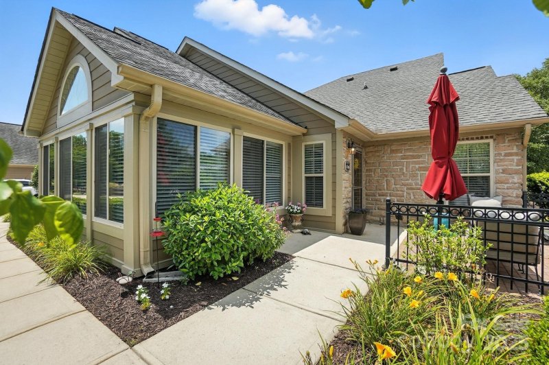 Property image 2 of 4706 Polo Gate Boulevard in Polo Club at Mountain Island Lake, Charlotte, NC 28216