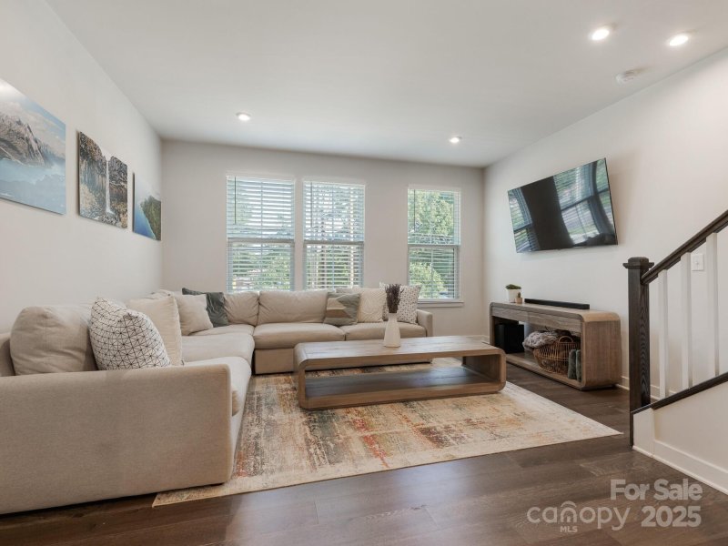 Property image 4 of 508 Billingsley Road in Wendover Green, Charlotte, NC 28211