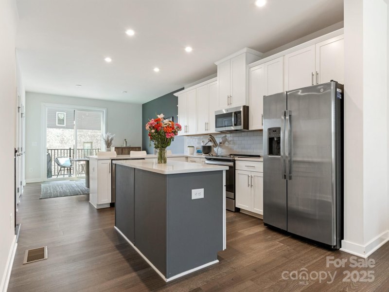 Property image 5 of 508 Billingsley Road in Wendover Green, Charlotte, NC 28211