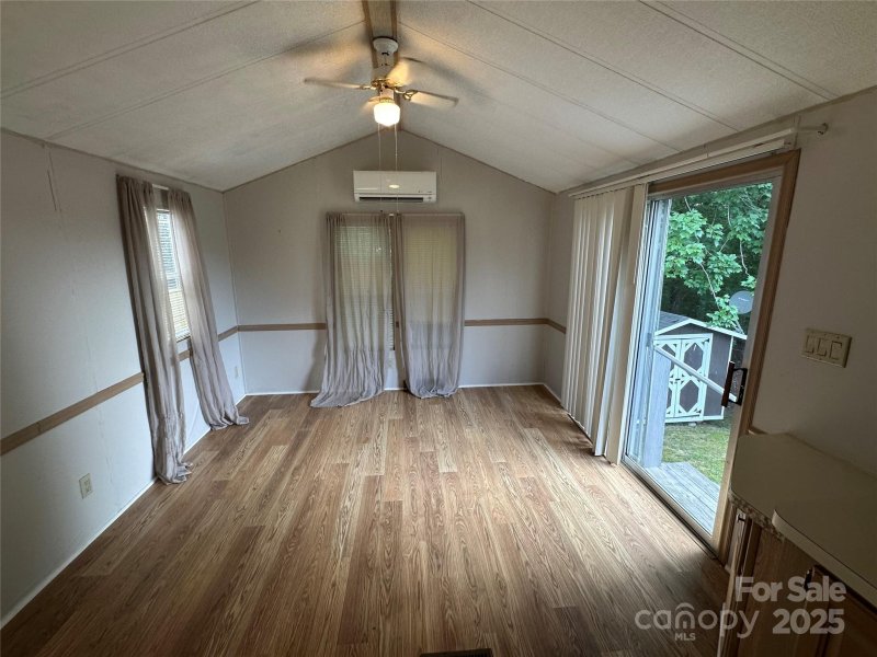 Property image 5 of 109 Hummingbird Circle in Badin Shores Resort, New London, NC 28127