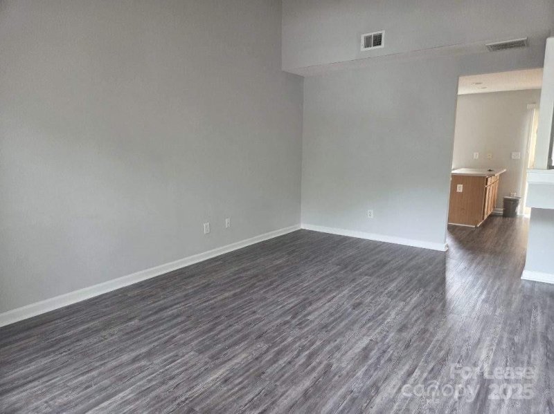 Property image 4 at 105 Lynch Circle, Mooresville, NC 28117