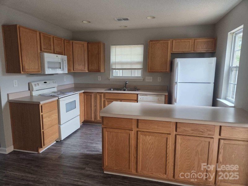 Property image 5 at 105 Lynch Circle, Mooresville, NC 28117