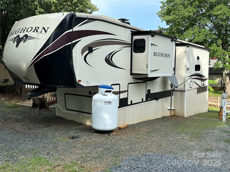 Property image 3 of 101 Marina Drive in Badin Shores Resort, New London, NC 28127