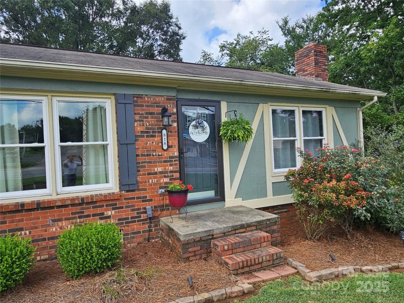 Property image 2 at 818 S Laurel Street, Lincolnton, NC 28092
