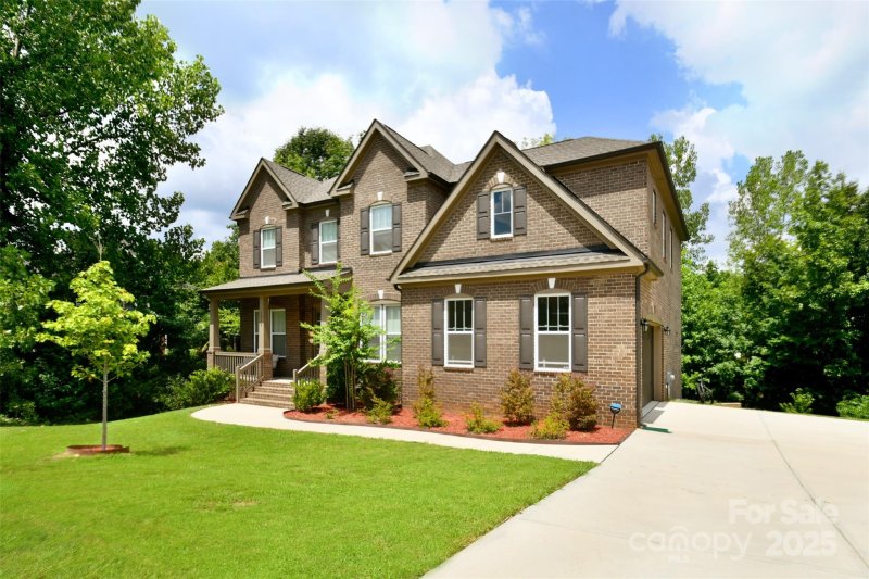 Fountaingrove, Charlotte Community