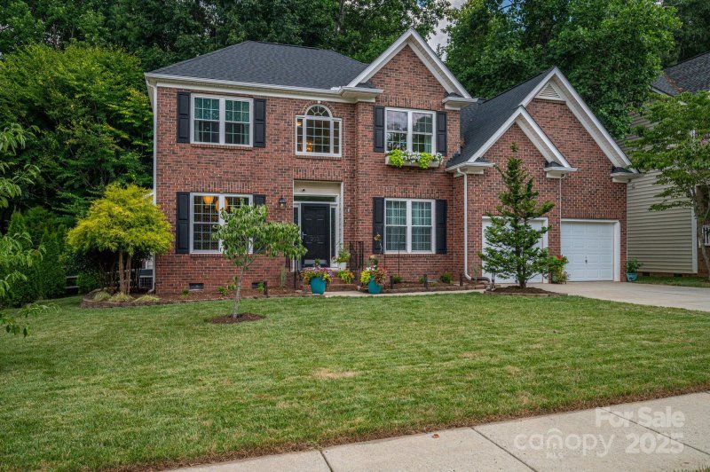 Property image 2 of 203 Laurel Glen Drive in Cherry Grove, Mooresville, NC 28115