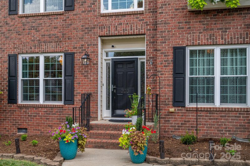 Property image 3 of 203 Laurel Glen Drive in Cherry Grove, Mooresville, NC 28115