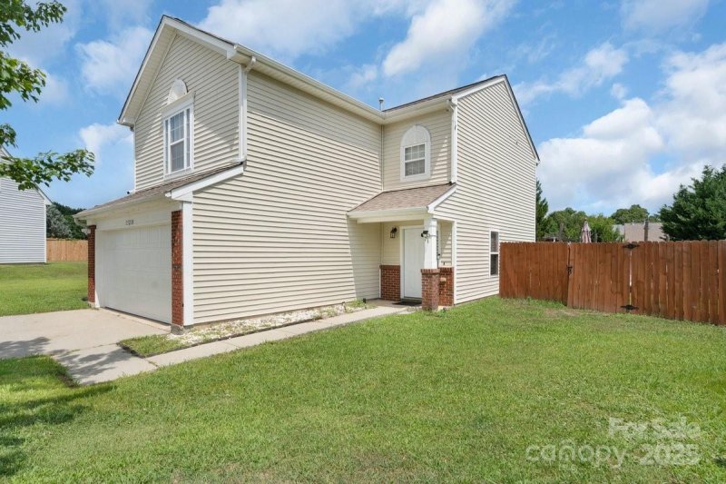 Property image 3 of 15210 Pangborn Place in Steelecroft Place, Charlotte, NC 28278