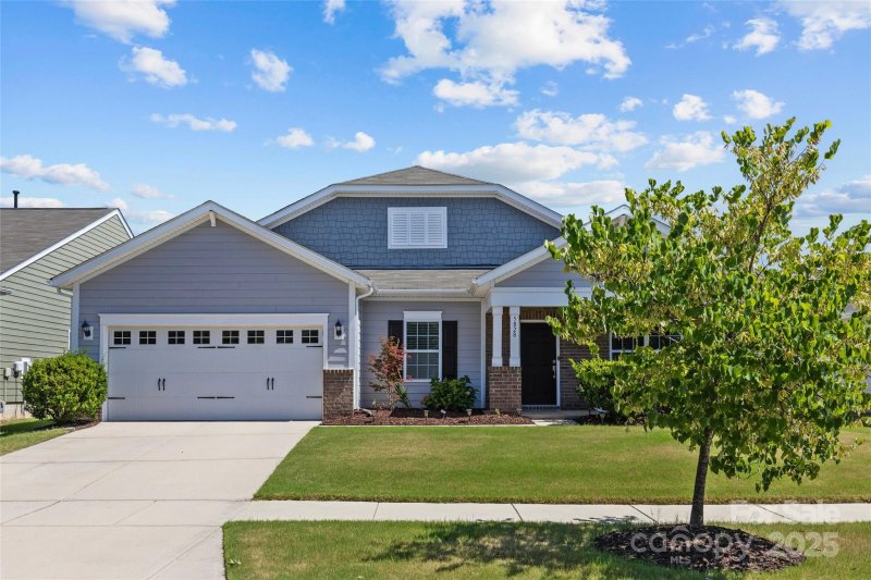 Property image 2 of 5828 Eleanor Rigby Road in Clarabella, Charlotte, NC 28278