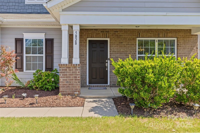 Property image 4 of 5828 Eleanor Rigby Road in Clarabella, Charlotte, NC 28278