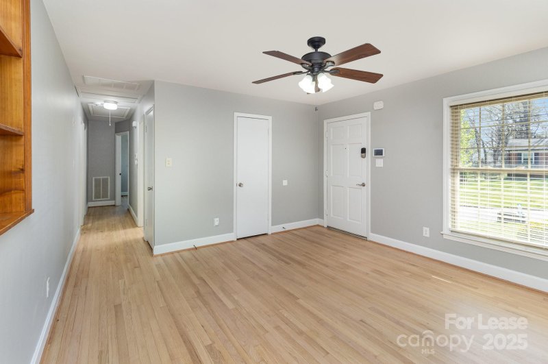 Property image 3 at 4640 Brooktree Drive, Charlotte, NC 28208