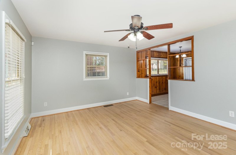 Property image 4 at 4640 Brooktree Drive, Charlotte, NC 28208