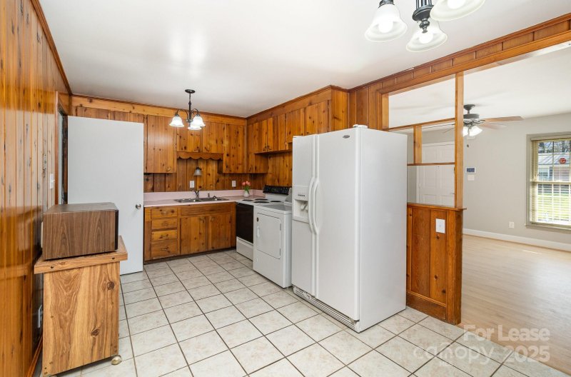 Property image 5 at 4640 Brooktree Drive, Charlotte, NC 28208