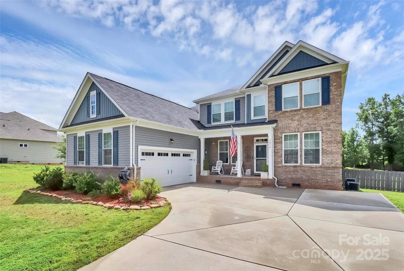 Property image 2 of 1014 Willow Grove Lane in Lauren Pines, York, SC 29745