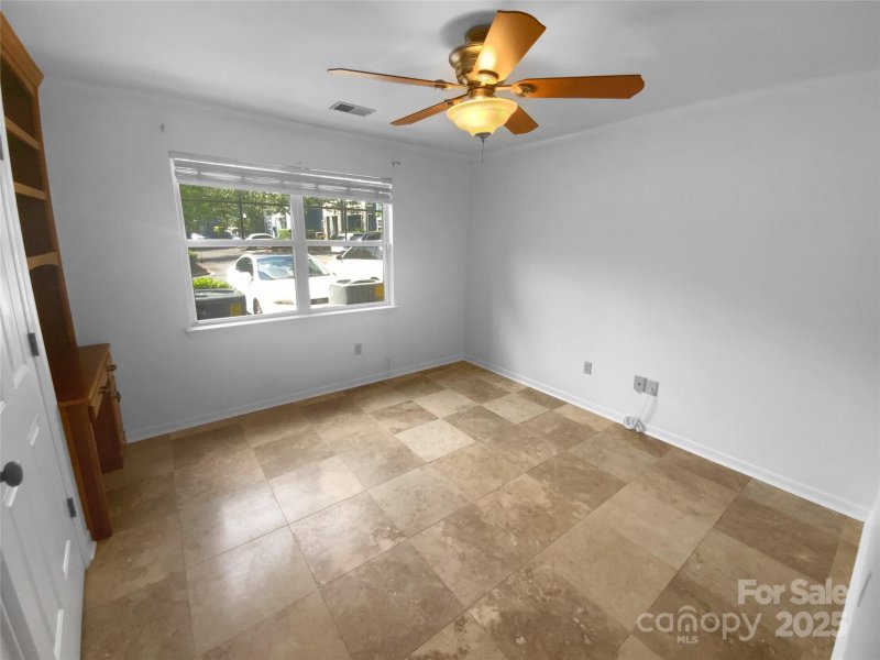 Property image 5 of 2210 Sumner Green Avenue in Olmsted Park, Charlotte, NC 28203