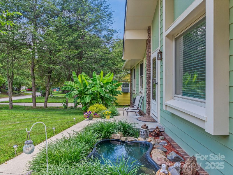 Property image 2 at 109 Wicklow Drive, Asheville, NC 28806