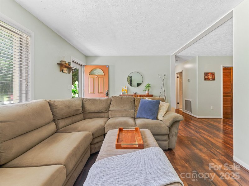 Property image 5 at 109 Wicklow Drive, Asheville, NC 28806