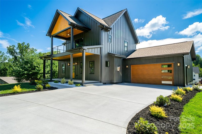 Eagles View, Hendersonville Community