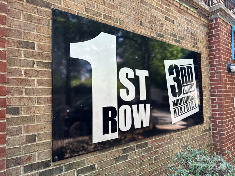 First Row Condominium, Charlotte Community