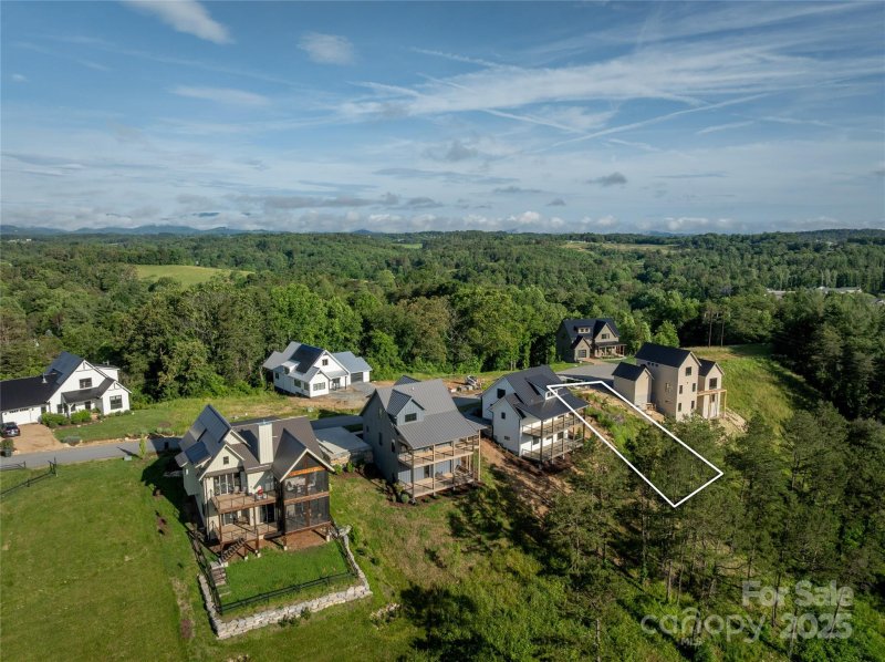 Property image 3 of 237 Westridge Farm Road in Olivette, Asheville, NC 28804