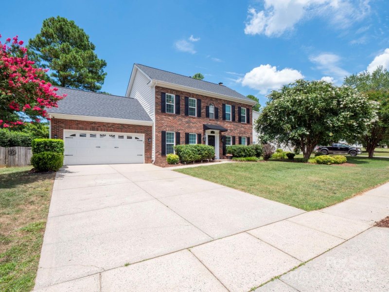 Property image 2 at 7601 Claiborne Woods Road, Charlotte, NC 28216