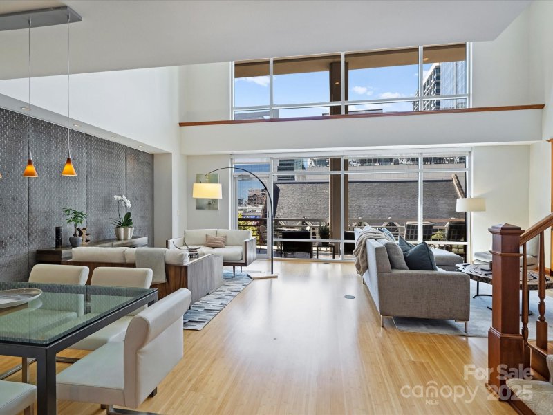 Property image 5 of 435 S Tryon Street in The Ratcliffe, Charlotte, NC 28202