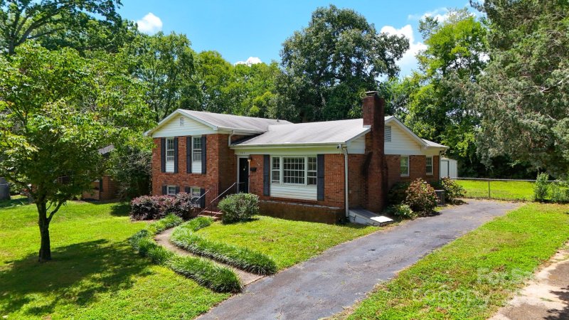 Property image 3 at 5816 Brookhaven Road, Charlotte, NC 28210