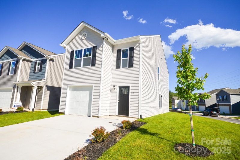 Property image 3 of 19 Caroline Valley Lane in Providence Walk, Hendersonville, NC 28792