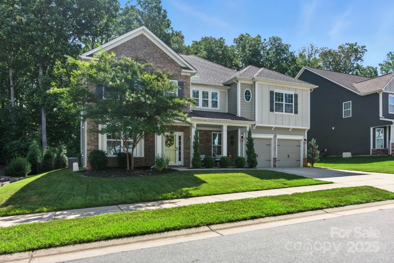 Property image 3 of 126 Canoe Pole Lane in Lakewalk, Mooresville, NC 28117