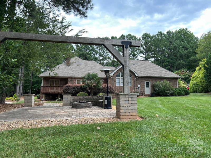 Property image 2 at 7984 Ravenwood Lane, Stanley, NC 28164