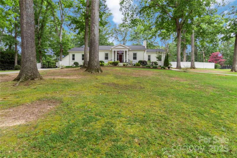 Property image 3 at 12 Bratton Avenue, York, SC 29745