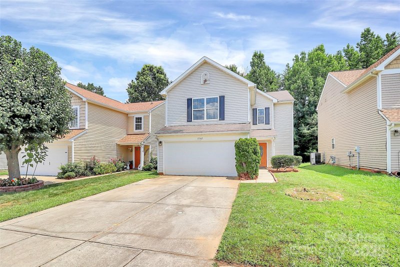 Property image 2 at 5707 Wallace Cabin Drive, Charlotte, NC 28212