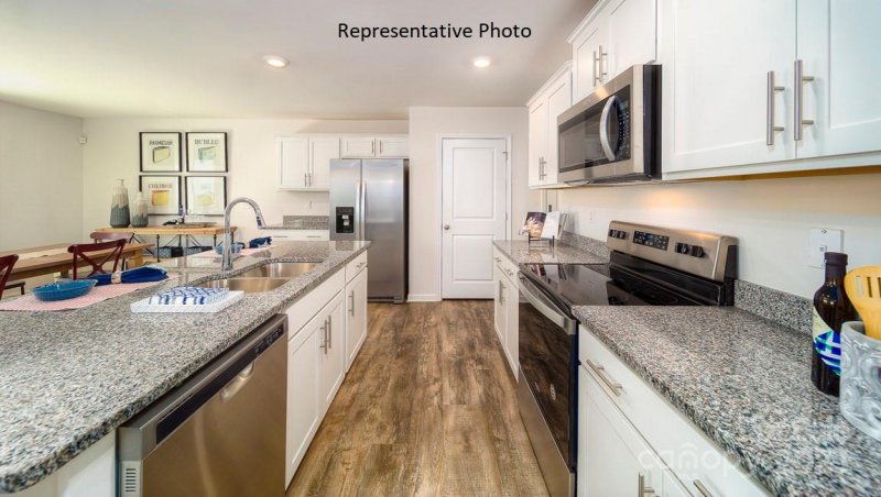 Property image 5 of 546 13th Avenue Drive in The Hamptons at Hickory, Hickory, NC 28601