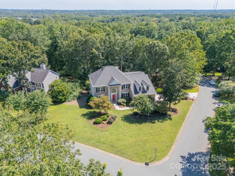 Property image 2 of 4900 Ridgetop Trail in Stone Mountain, Charlotte, NC 28215