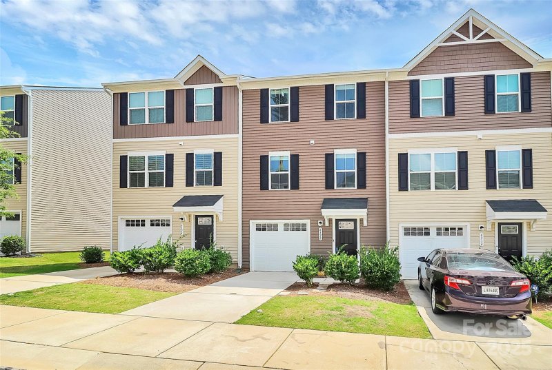 Property image 2 of 6320 Cutwater Circle in Dillon Lakes, Charlotte, NC 28269