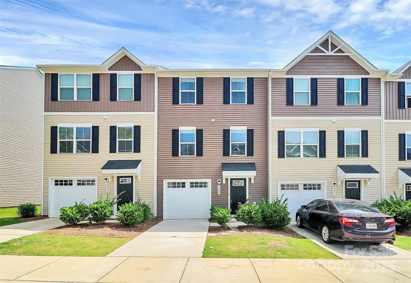 Property image 3 of 6320 Cutwater Circle in Dillon Lakes, Charlotte, NC 28269