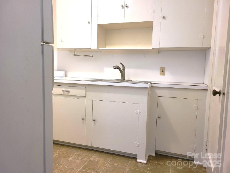 Property image 2 at 2357 Sharon Road, Charlotte, NC 28207