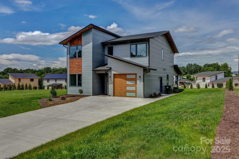 Property image 5 of 79 Scott Meadows Drive in Chambers Trace, Asheville, NC 28806