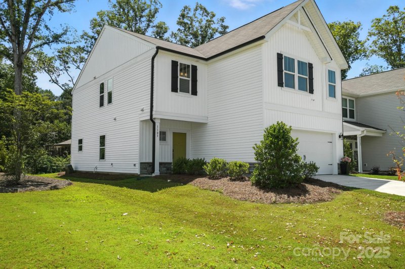 Property image 4 of 1103 Overland Drive in Davis Hills, Dallas, NC 28034