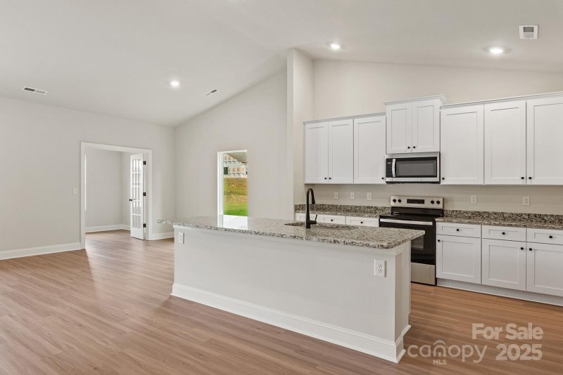 Property image 5 of 7210 Jerimoth Drive in Ascot Woods, Charlotte, NC 28215