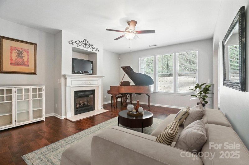 Property image 3 at 8323 Brookings Drive, Charlotte, NC 28269