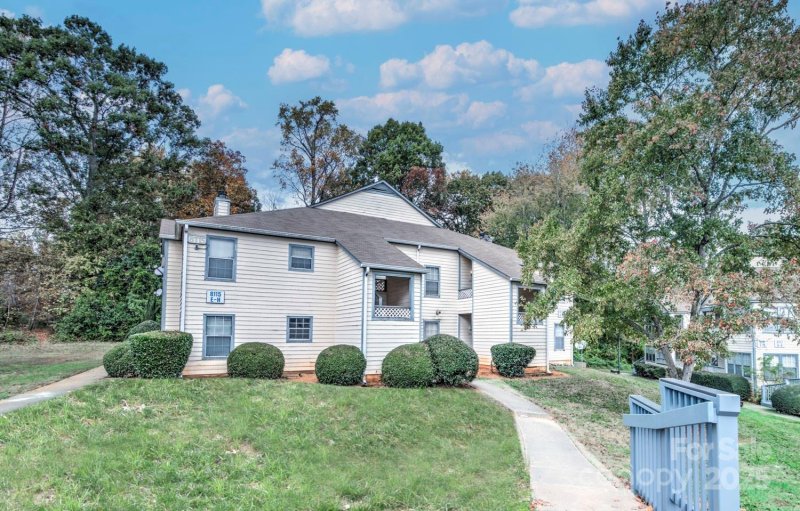 Property image 2 at 8115 Tremaine Court, Charlotte, NC 28227