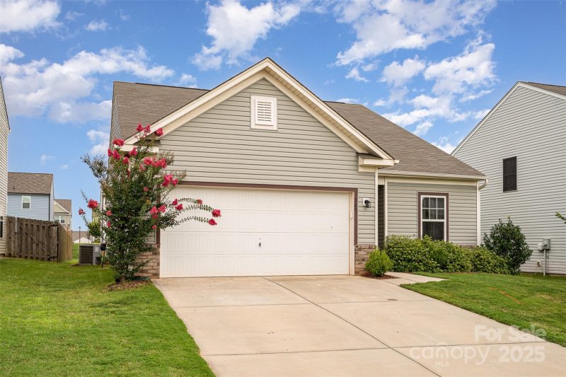 Property image 2 of 145 Hidden Lakes Road in Hidden Lakes, Statesville, NC 28677