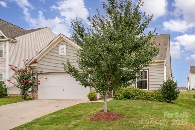 Property image 3 of 145 Hidden Lakes Road in Hidden Lakes, Statesville, NC 28677