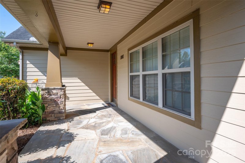 Property image 2 of 102 Coral Lane in Emerald Green, Mooresville, NC 28117