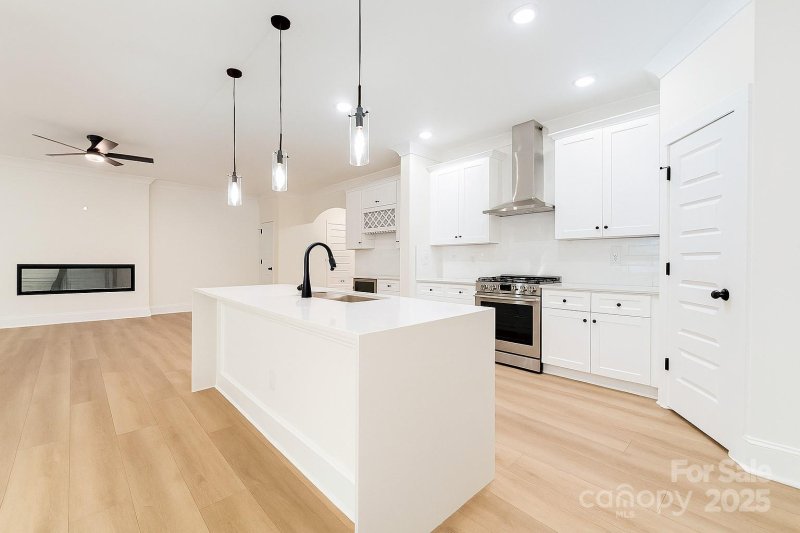 Property image 2 of 8307 Adrian Court in Sardis Croft, Charlotte, NC 28270