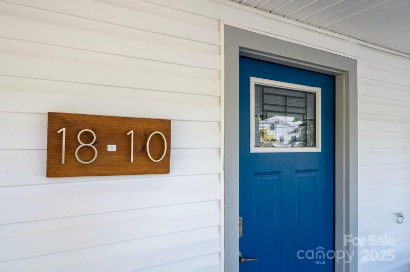 Property image 3 of 18 Oteen Park Place in Oteen Park, Asheville, NC 28805